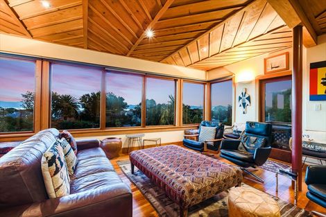 Photo of property in 355 Muritai Road, Eastbourne, Lower Hutt, 5013