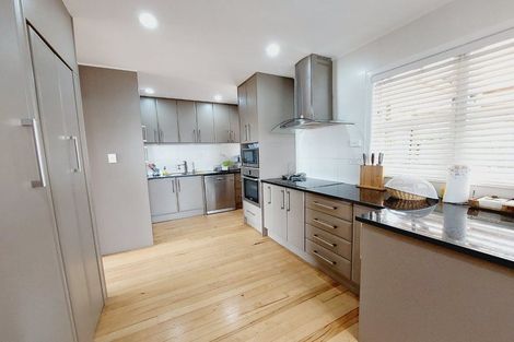 Photo of property in 32 City View Terrace, Birkenhead, Auckland, 0626