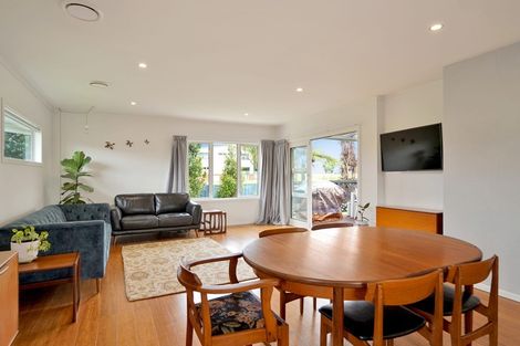 Photo of property in 14 Harbour View Road, Te Atatu Peninsula, Auckland, 0610