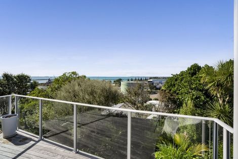 Photo of property in 30 Ngamotu Road, Moturoa, New Plymouth, 4310