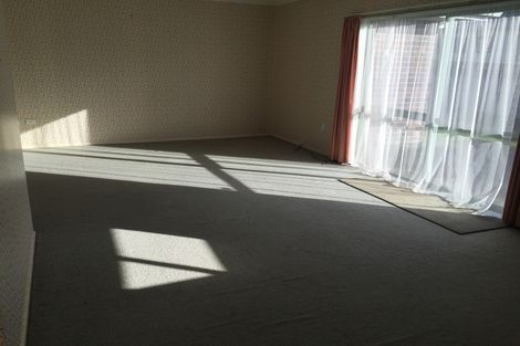 Photo of property in 4 Zefiro Drive, Massey, Auckland, 0614