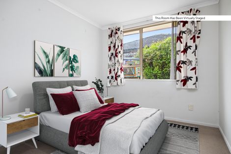 Photo of property in 2 Kathleen Reece Place, Waiuku, 2123