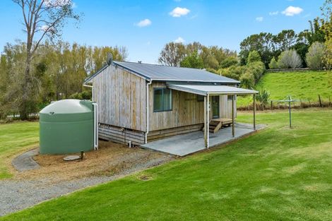 Photo of property in 30a Settlement Road, Kaiwaka, 0573