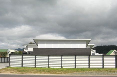 Photo of property in 207a Ocean Road, Whangamata, 3620