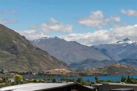 Photo of property in 7 Mcneil Crescent, Wanaka, 9305