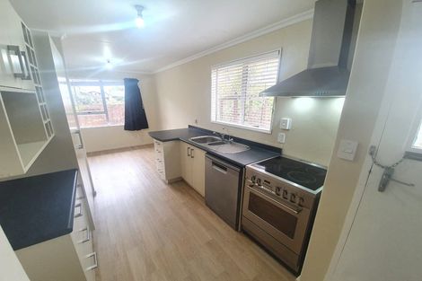 Photo of property in 5 Hillcrest Drive, Kelvin Grove, Palmerston North, 4414