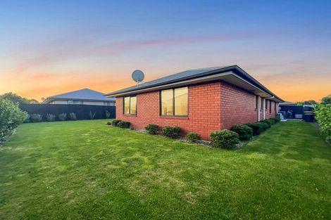 Photo of property in 8 Reserve Close, Woolston, Christchurch, 8062