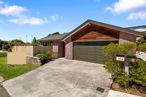 Photo of property in 10a Park Avenue, Tawa, Wellington, 5028