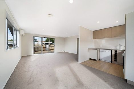 Photo of property in 24a/1 Waimumu Road, Massey, Auckland, 0614