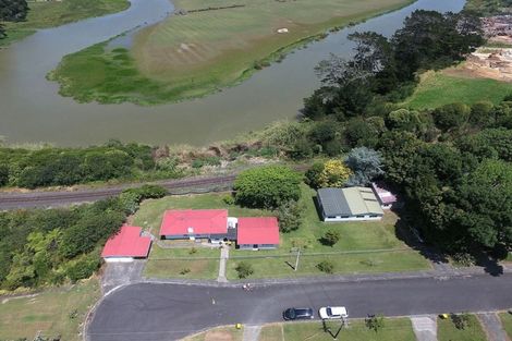 Photo of property in 31 Kowhai Street, Helensville, 0800