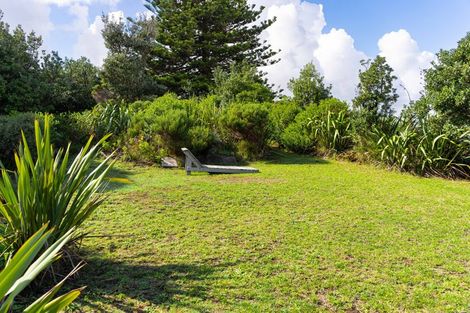 Photo of property in 20 Cynthia Place, Baylys Beach, Dargaville, 0377