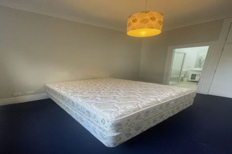 Photo of property in 152 Kelburn Parade, Kelburn, Wellington, 6012