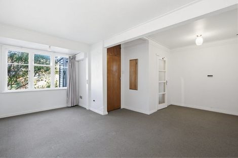 Photo of property in 14 Cave Road, Houghton Bay, Wellington, 6023