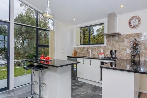 Photo of property in 17 Valley View Road, Glenfield, Auckland, 0629
