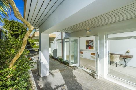 Photo of property in 15 The Strand, Takapuna, Auckland, 0622