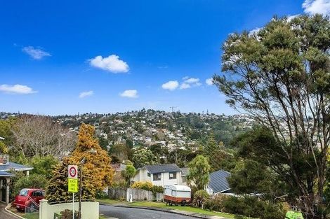 Photo of property in 17 Valley View Road, Glenfield, Auckland, 0629