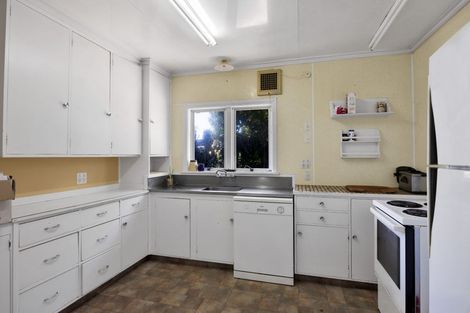 Photo of property in 65 Iredale Road, Hawera, 4610