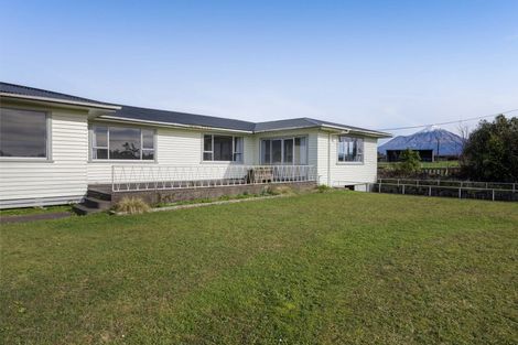 Photo of property in 198 Beaconsfield Road, Midhirst, Stratford, 4394