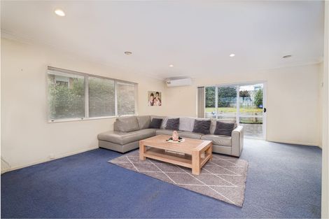 Photo of property in 15 Lenore Road, Favona, Auckland, 2024