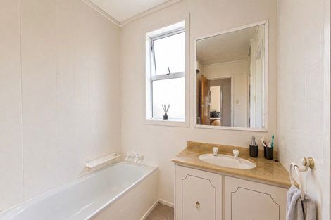 Photo of property in 112 Kuranui Street, Thames, 3500
