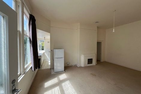 Photo of property in 2/106 Glenmore Street, Northland, Wellington, 6012
