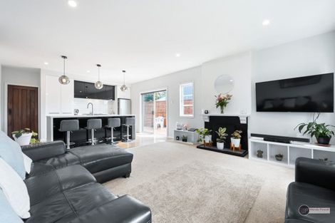 Photo of property in 44 Hardy Street, Waterloo, Lower Hutt, 5011