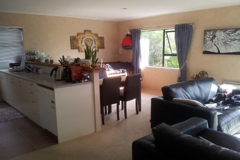 Photo of property in 3/75 Stanley Road, Glenfield, Auckland, 0629