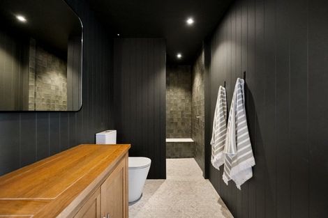 Photo of property in 66 Cedar Drive, Kelvin Heights, Queenstown, 9300