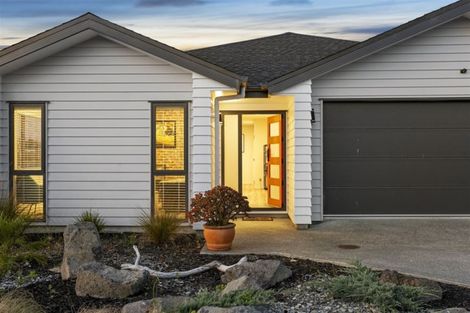Photo of property in 6 Dida Park Drive, Kumeu, 0810