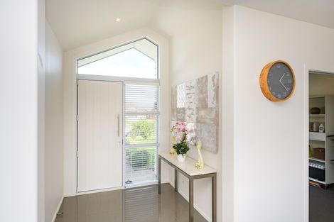 Photo of property in 175 Pacific Drive, Fitzherbert, Palmerston North, 4410
