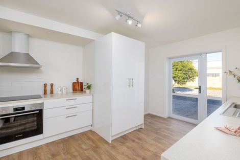 Photo of property in 76 Shortland Street, Wainoni, Christchurch, 8061