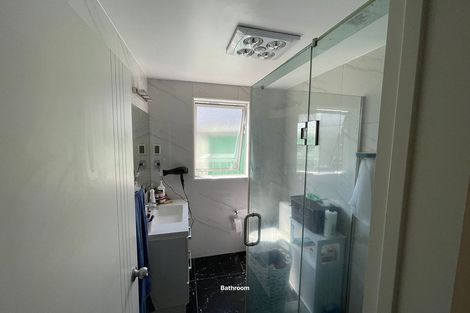 Photo of property in 75 San Valentino Drive, Henderson, Auckland, 0612