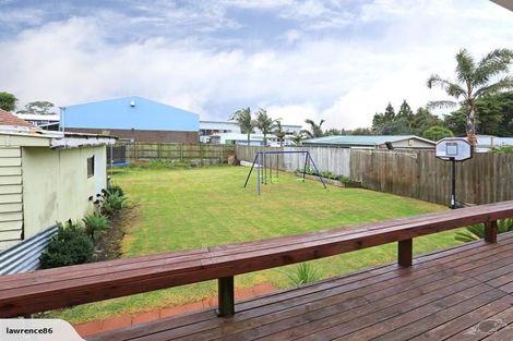 Photo of property in 20 Edwards Avenue, Henderson, Auckland, 0610