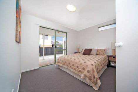 Photo of property in 17a Enderby Drive, Te Atatu Peninsula, Auckland, 0610