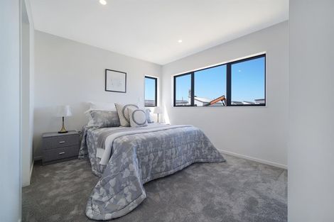 Photo of property in 165 Grove Road, Papakura, 2110