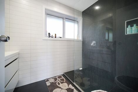 Photo of property in 2/18 Sydney Street, Hauraki, Auckland, 0622