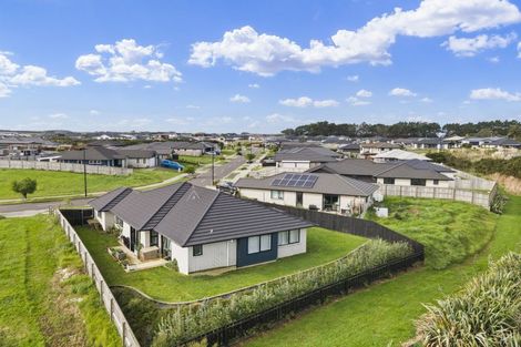 Photo of property in 19 Tahuna Minhinnick Drive, Glenbrook, Waiuku, 2681