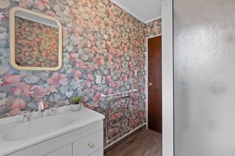 Photo of property in 90 Churchill Drive, Taradale, Napier, 4112