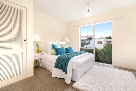 Photo of property in 12 Prestige Place, Castor Bay, Auckland, 0620