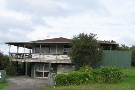 Photo of property in 1 Lowtherhurst Road, Massey, Auckland, 0614