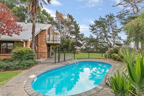 Photo of property in 5 Godwit Place, Waiuku, 2123