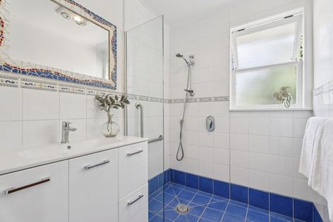 Photo of property in 54 Taylor Road, Mangere Bridge, Auckland, 2022
