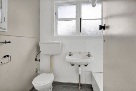 Photo of property in 14 Essex Street, Stratford, 4332