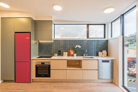 Photo of property in 52u7 Northland Road, Northland, Wellington, 6012