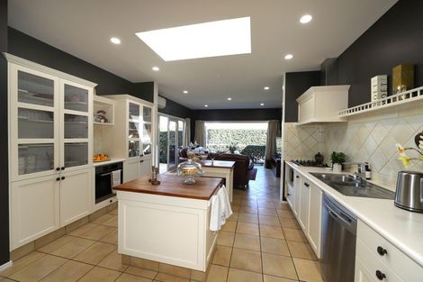 Photo of property in 42 Pukekura Place, Taradale, Napier, 4112