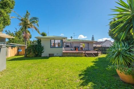 Photo of property in 50 Megan Avenue, Pakuranga Heights, Auckland, 2010