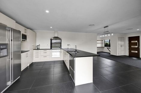 Photo of property in 14 Larlin Drive, Hawera, 4675