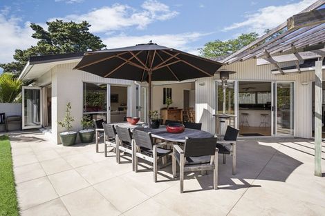 Photo of property in 11 Northgrove Avenue, Hillcrest, Auckland, 0627