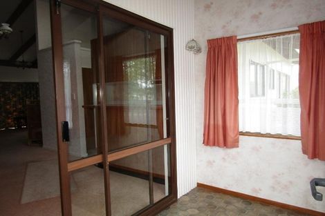 Photo of property in 10 Reeves Road, Acacia Bay, Taupo, 3330