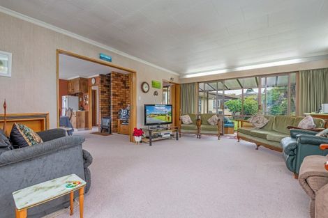 Photo of property in 16 Suffolk Crescent, Feilding, 4702